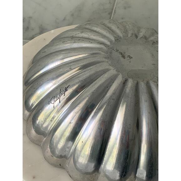 JULIA KNIGHT Peony 8.5” Round Bowl Buttercream Mother of Pearl Scalloped VGUC - Picture 4 of 11